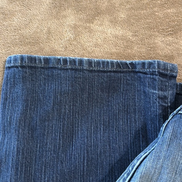Lucky Brand Woman’s Neapolitan Easy Rider Blue Jeans - Picture 5 of 11
